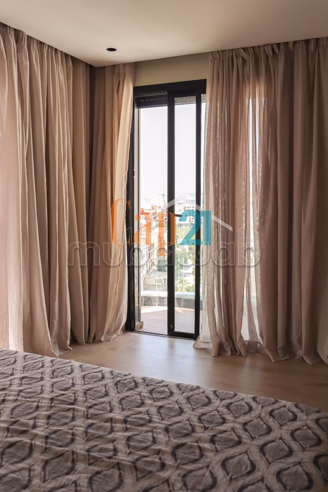 Magnifique appartement avec terrasse a louer — 3