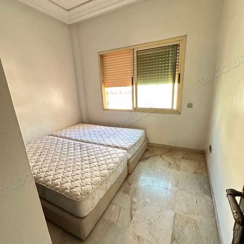 Find an apartment to buy in Les Hôpitaux. Surface area 126 m². Lift and parking