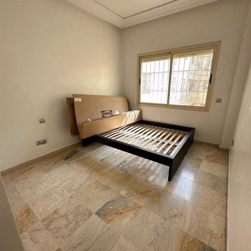 Find an apartment to buy in Les Hôpitaux. Surface area 126 m². Lift and parking