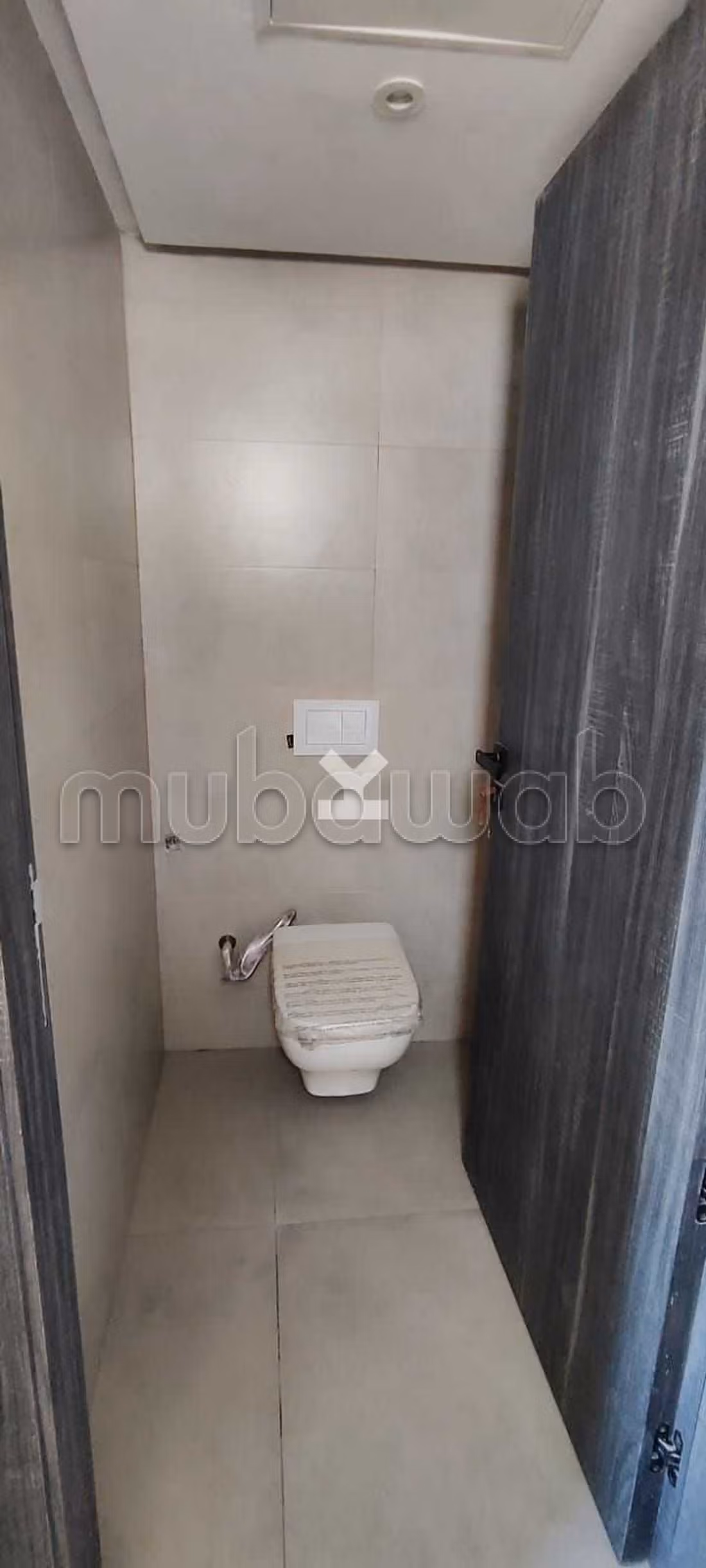 Comodo ufficio in affitto a Agdal. Superficie totale 123 m². Ascensore e posto auto