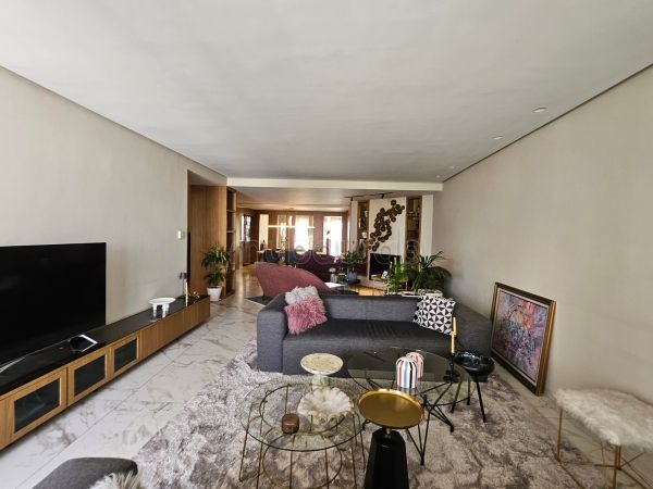 Appartementen te koop in Racine. Totale oppervlakte 176 m². Open haard en conciërge