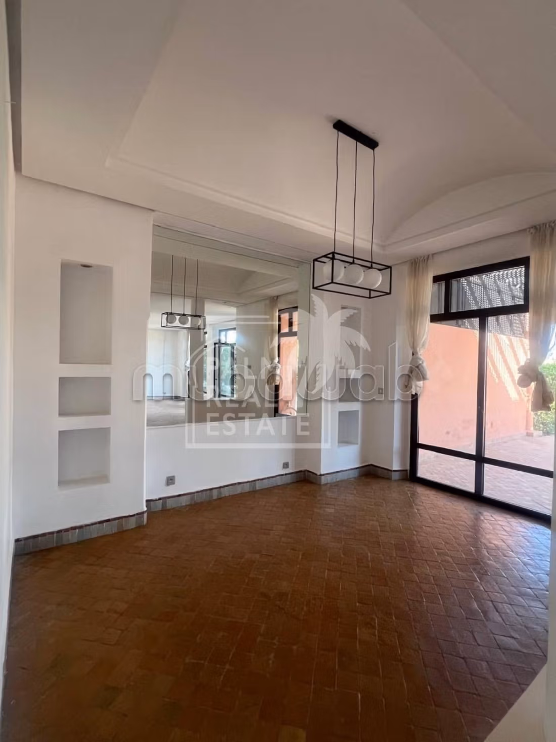 Charmante villa a vendre sur la route damezmiz