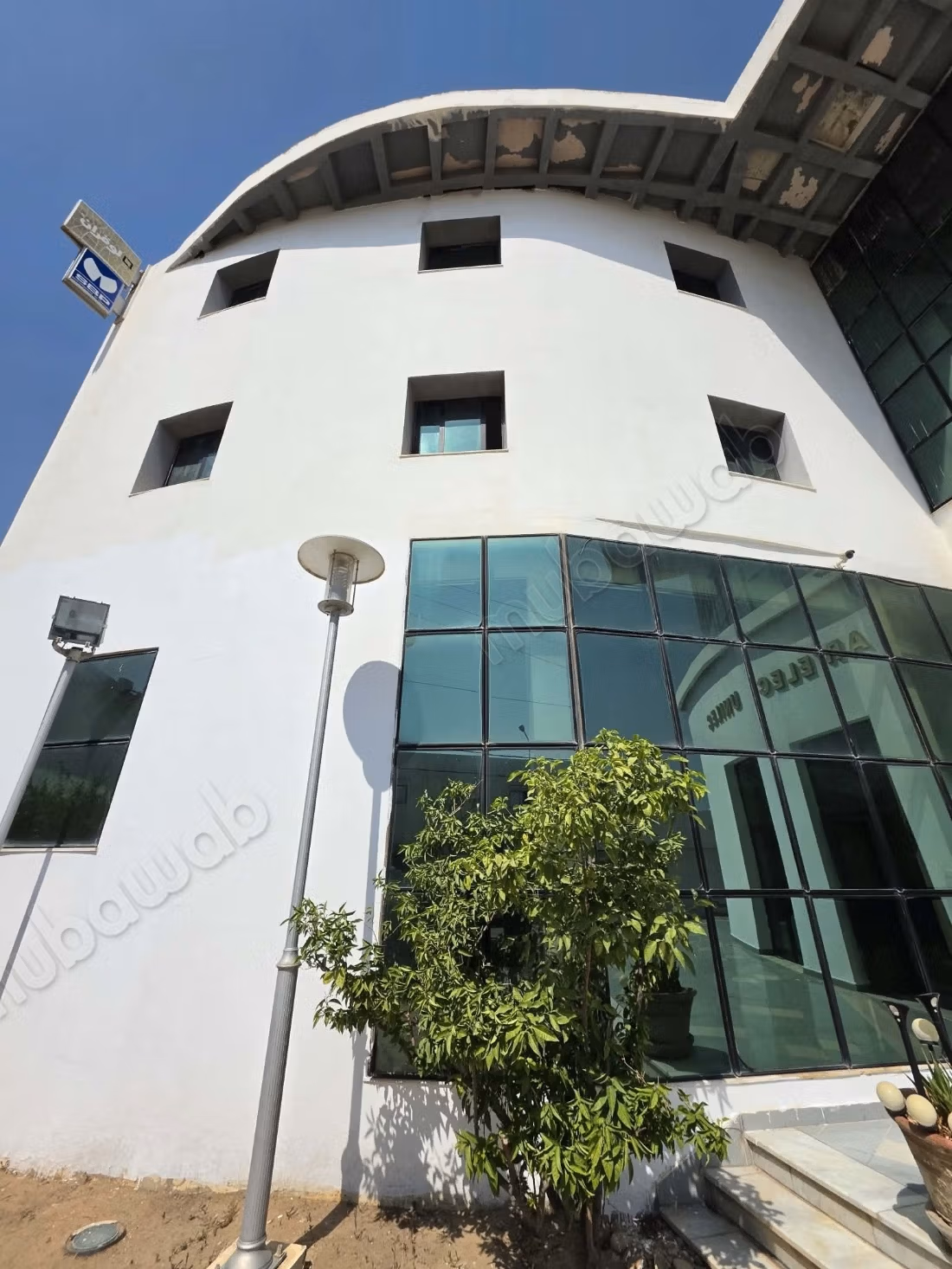 Local commercial 2000m2 RDC2 a megrine