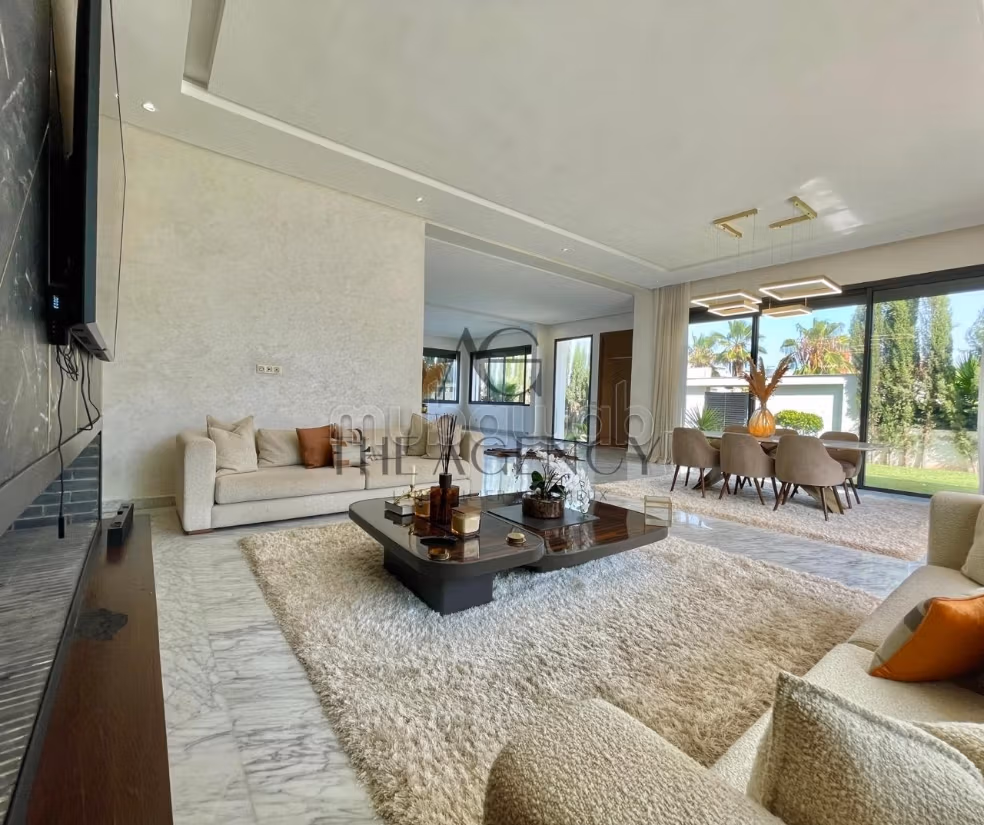 Villa d’Exception Isolée à Dar Bouazza – Rare sur le Marché