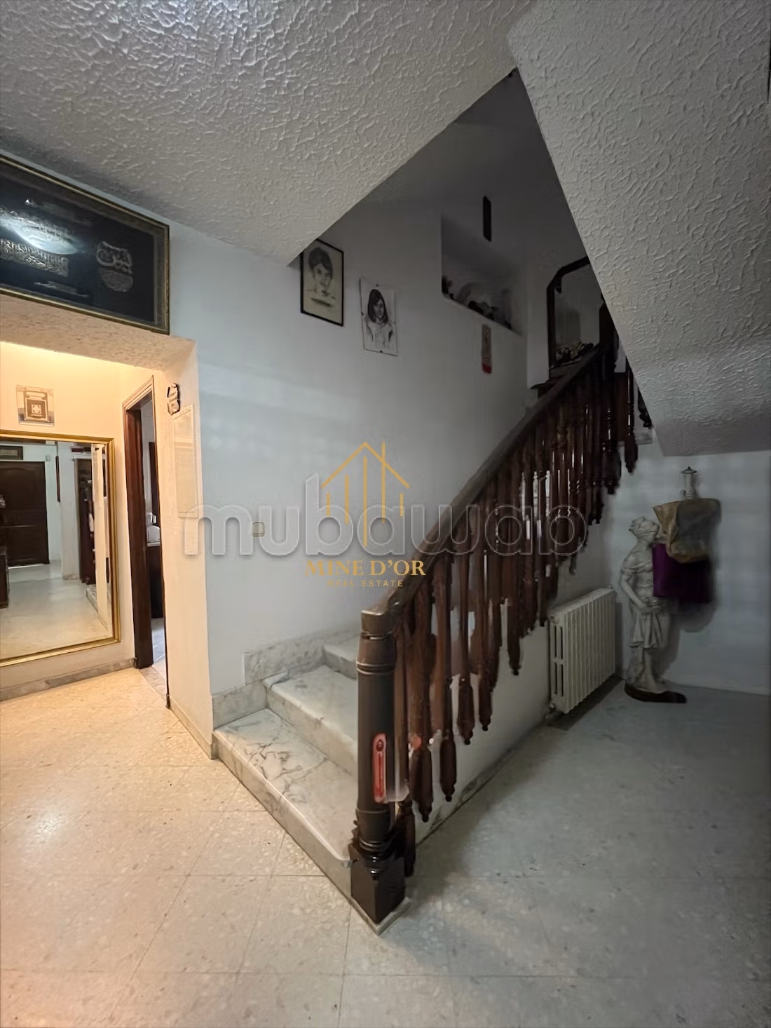 Location villa sur artère principale à El Menzah 9