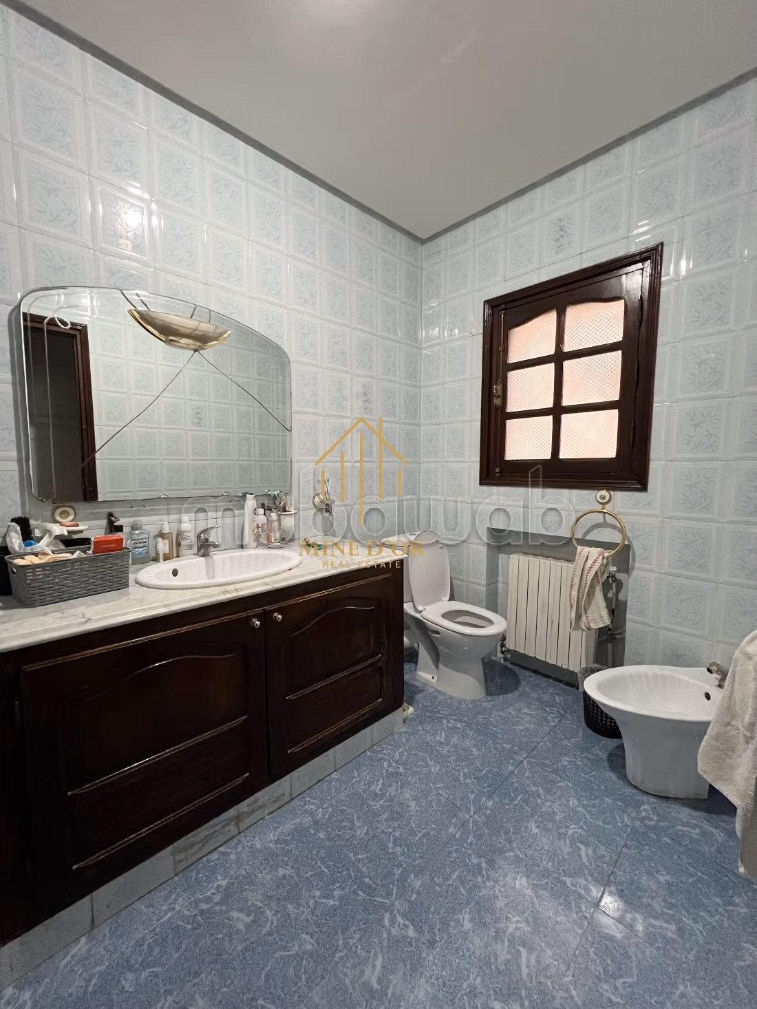 Location villa sur artère principale à El Menzah 9