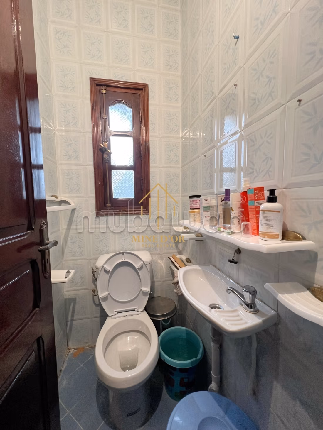 Location villa sur artère principale à El Menzah 9