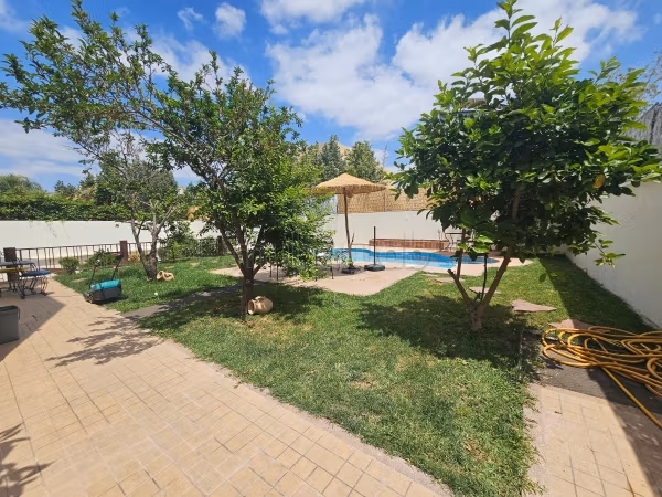Maestosa villa in affitto a Hay Targa. Superficie di 600 m². Ammobiliato