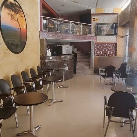 Local commercial à Vendre de 139.0 m² à Rabat, Hay Nahda