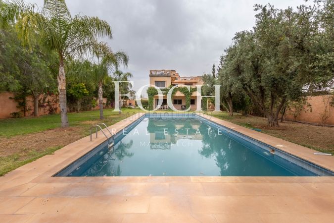 كراء فيلا فاخرة بطريق اوريكا. 3 غرف جميلة. مفروشة