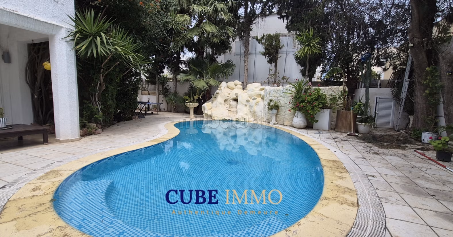 Location de vacances Villa avec piscine et billard