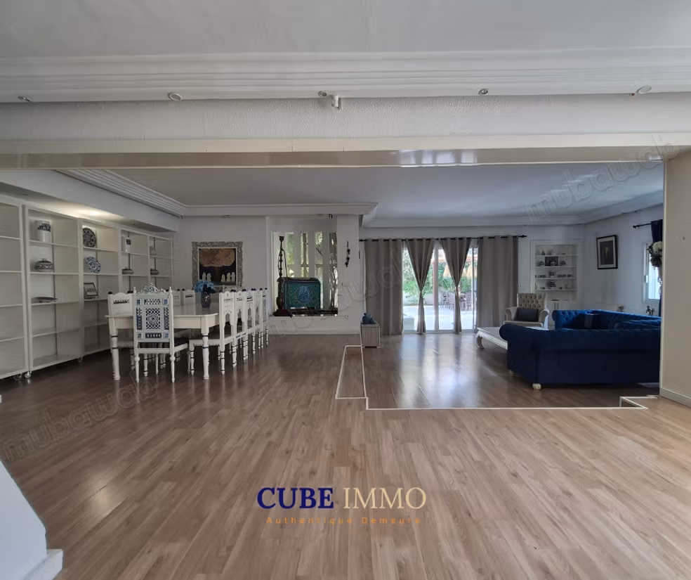 Location de vacances Villa avec piscine et billard