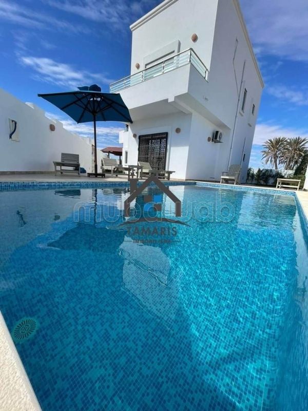 Magnifica villa in affitto a Midoune. Superficie 400 m². Sistema di sicurezza e antenna parabolica