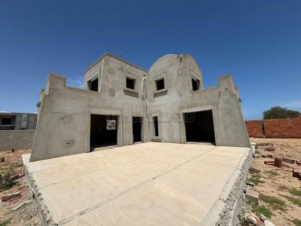Villa inachevée a vendre Djerba