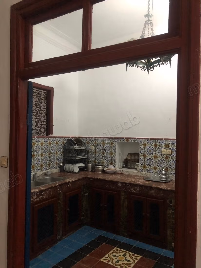 Huizen te huur. 10 Kamers. Gemeubileerd