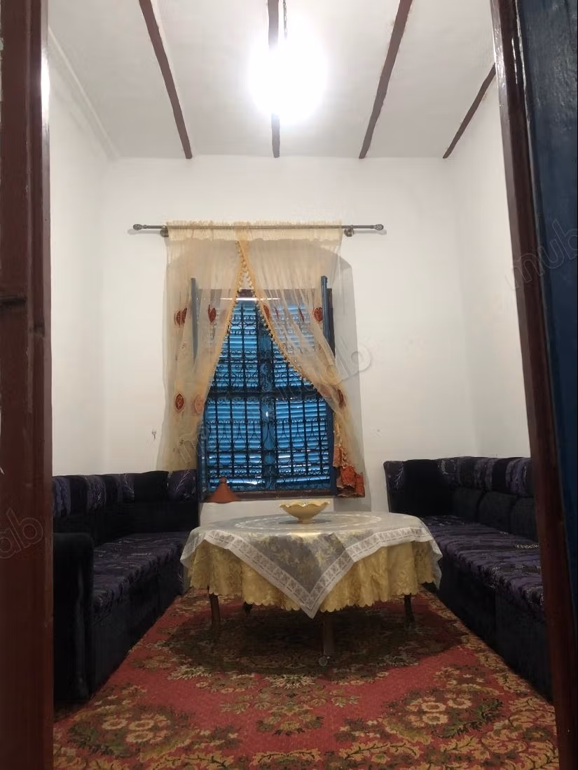 Huizen te huur. 10 Kamers. Gemeubileerd