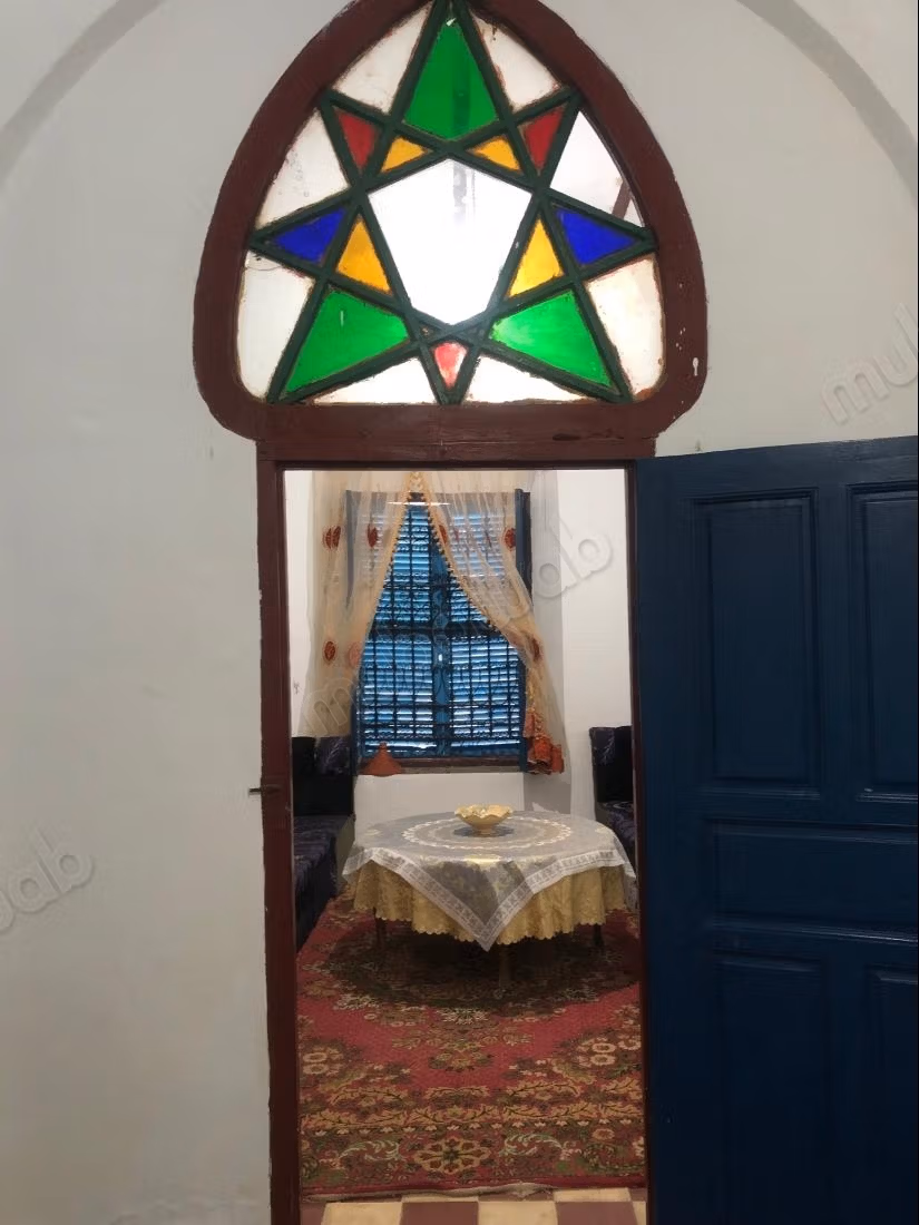 Huizen te huur. 10 Kamers. Gemeubileerd