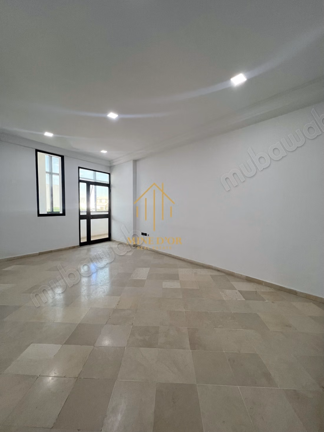 Offices for rent in Charguia 1. Surface area 180 m². Caretaker service available, General air conditioning