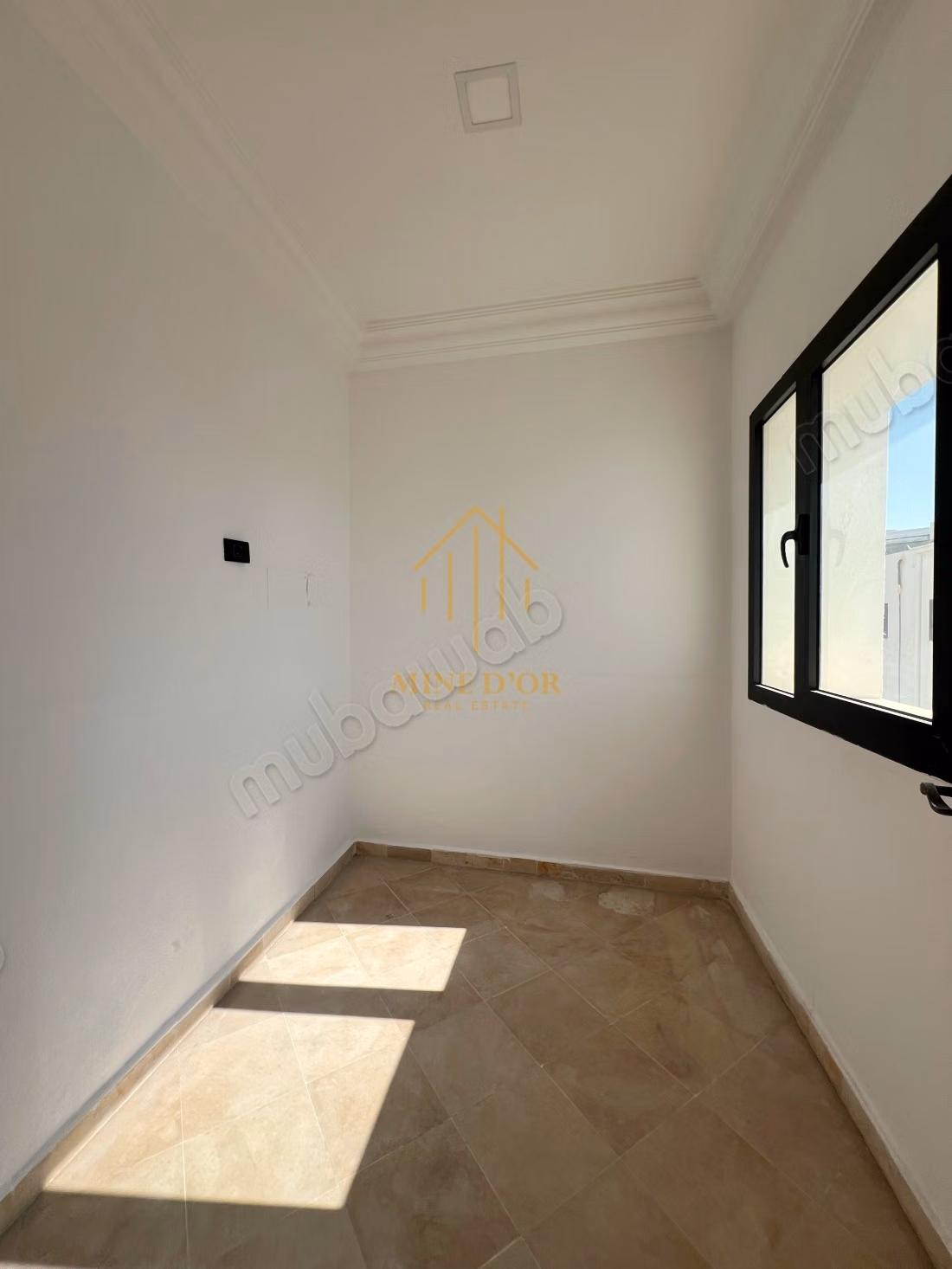 Offices for rent in Charguia 1. Surface area 180 m². Caretaker service available, General air conditioning