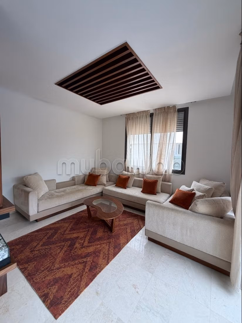 Luxury villa for rent. 4 lovely rooms. Gardeners, Large terrace