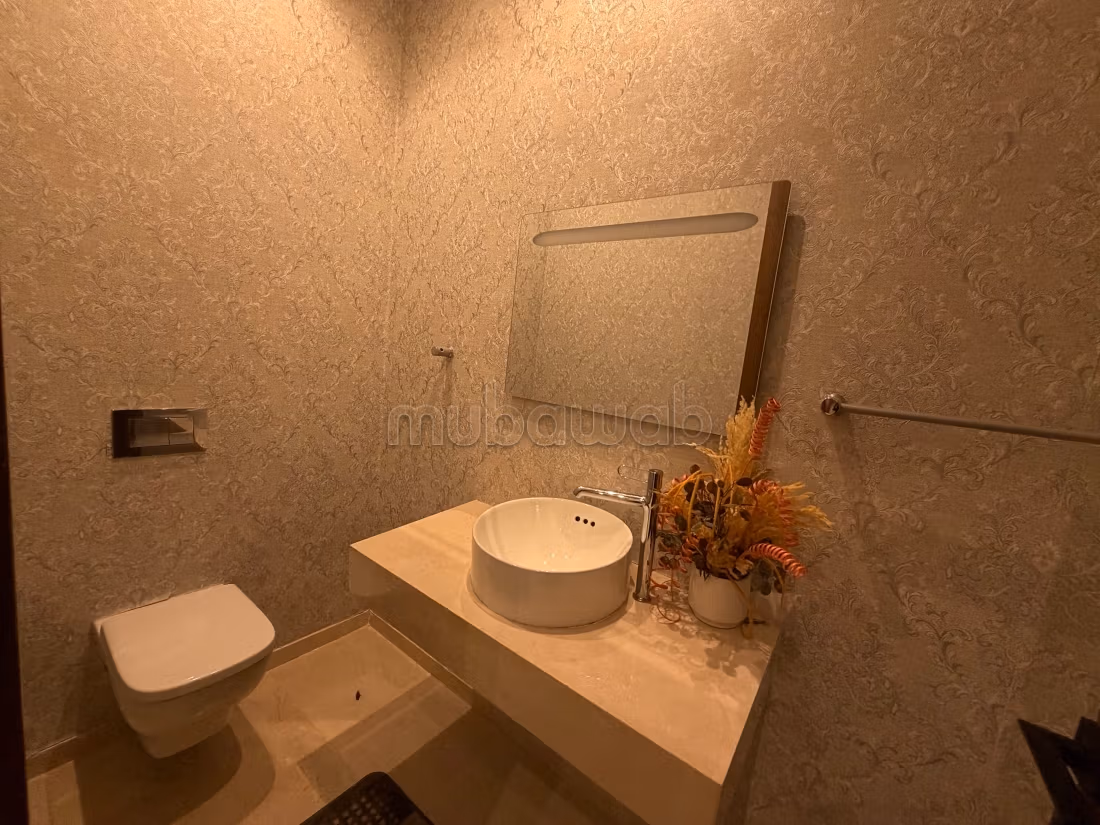 Luxury villa for rent. 4 lovely rooms. Gardeners, Large terrace
