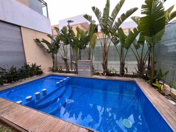 Luxury villa for rent. 4 lovely rooms. Gardeners, Large terrace