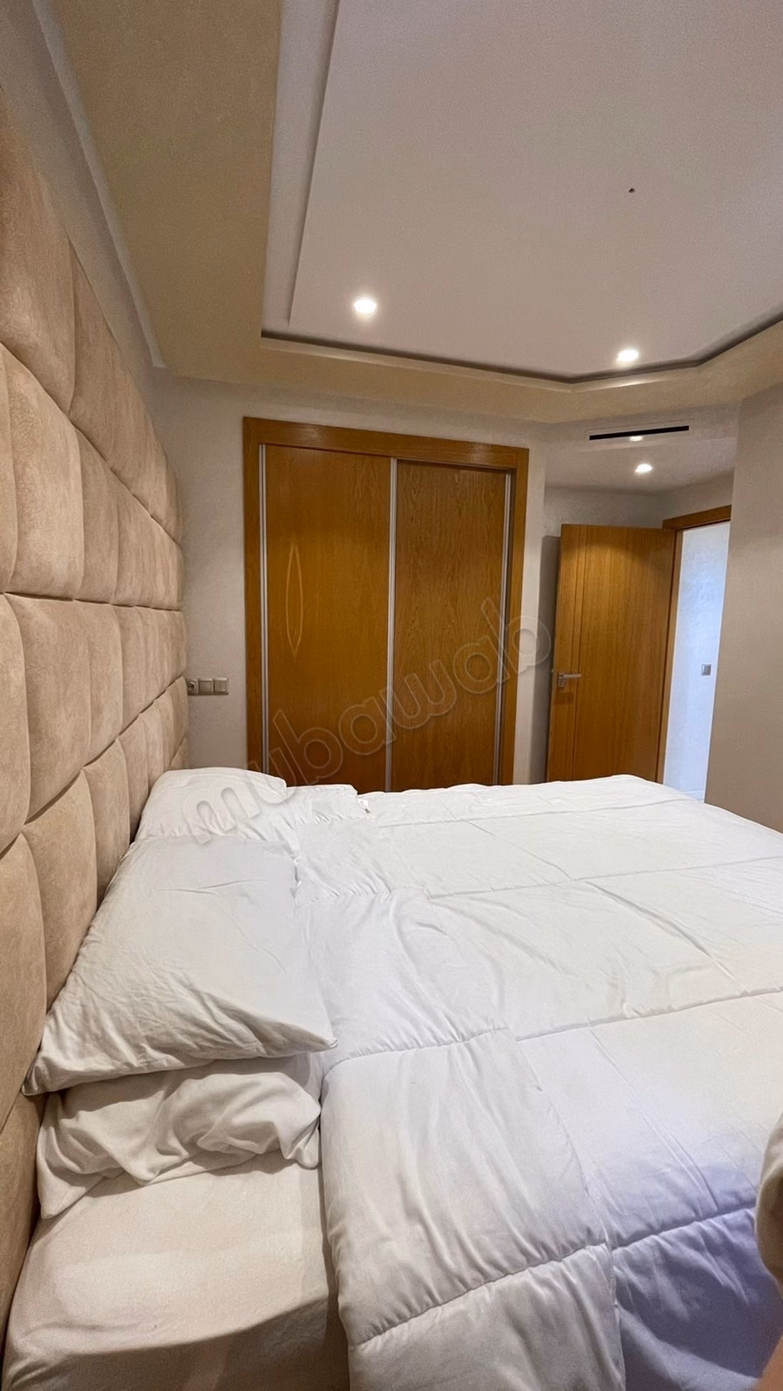 Rent this apartment in Centre. Area 55 m². Attic