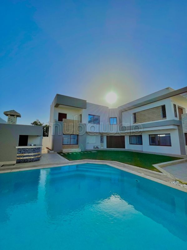 Villa haut standing avec piscine à Boumhal