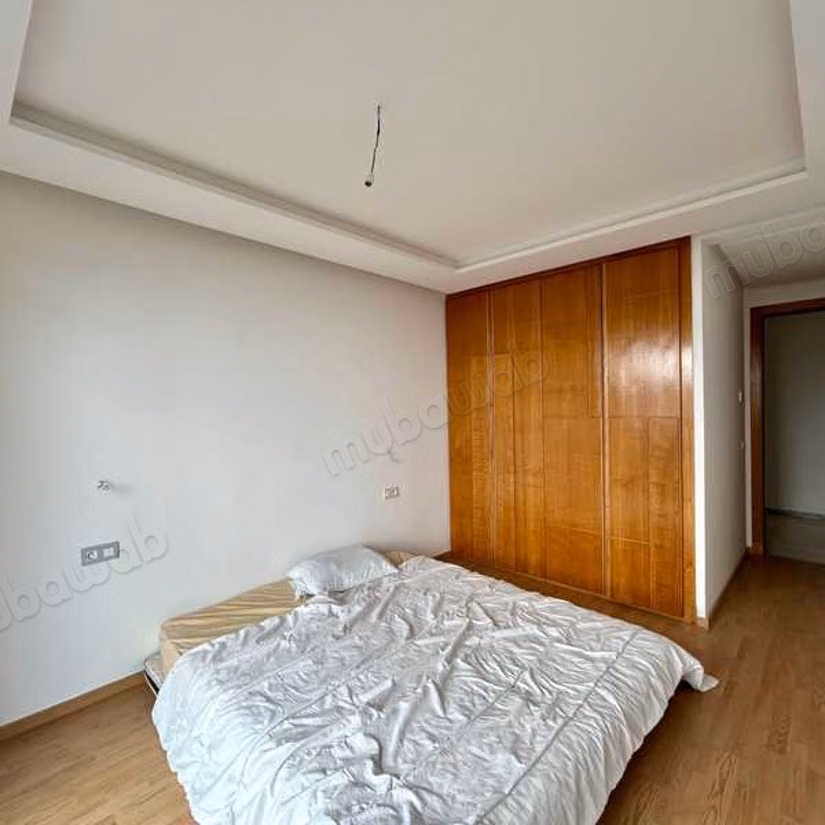Find an apartment to buy in Ferme Bretonne Hay Arraha. Small area 106 m². No Lift, Large terrace