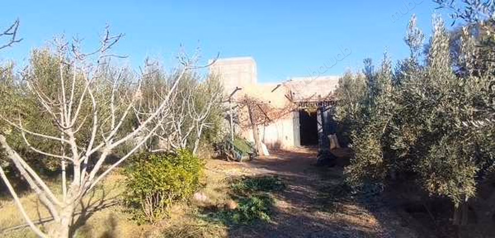 Villa à Vendre de 10732.0 m² à Marrakech, 
Route De Fes
