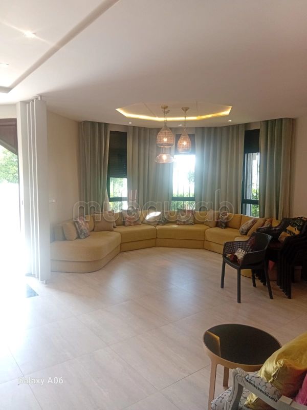 Beautiful villa for rent in Riyad. 4 lovely rooms. Attic