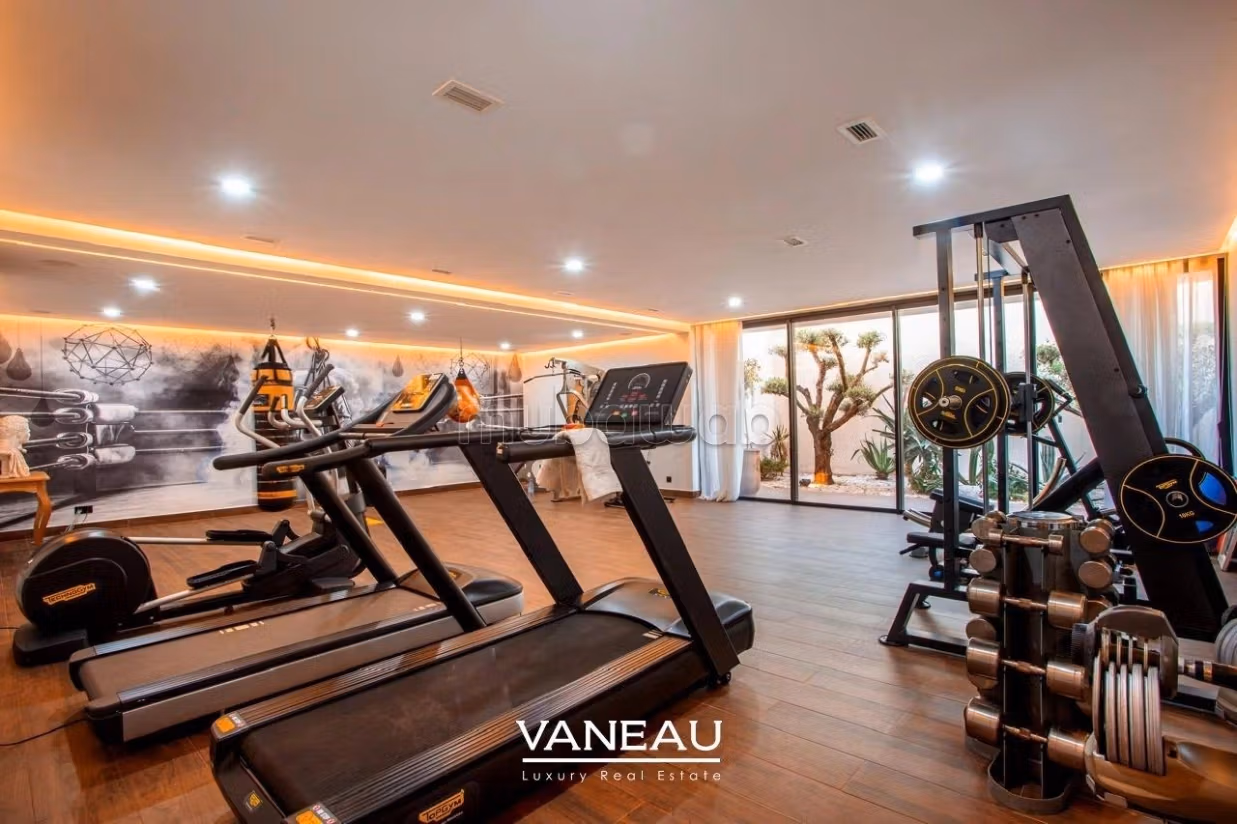 Casa de alto standing en venta en Agdal. 7 dormitorios. Residencia con piscina