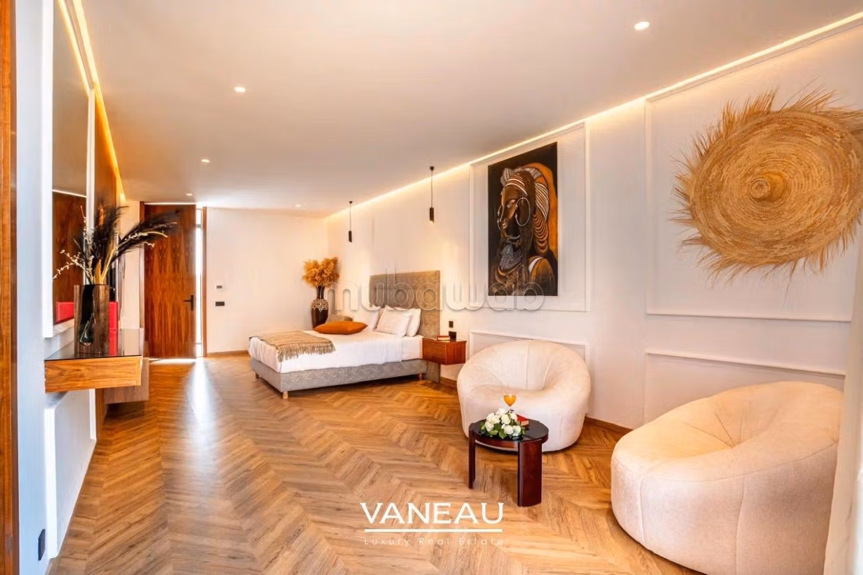 Casa de alto standing en venta en Agdal. 7 dormitorios. Residencia con piscina