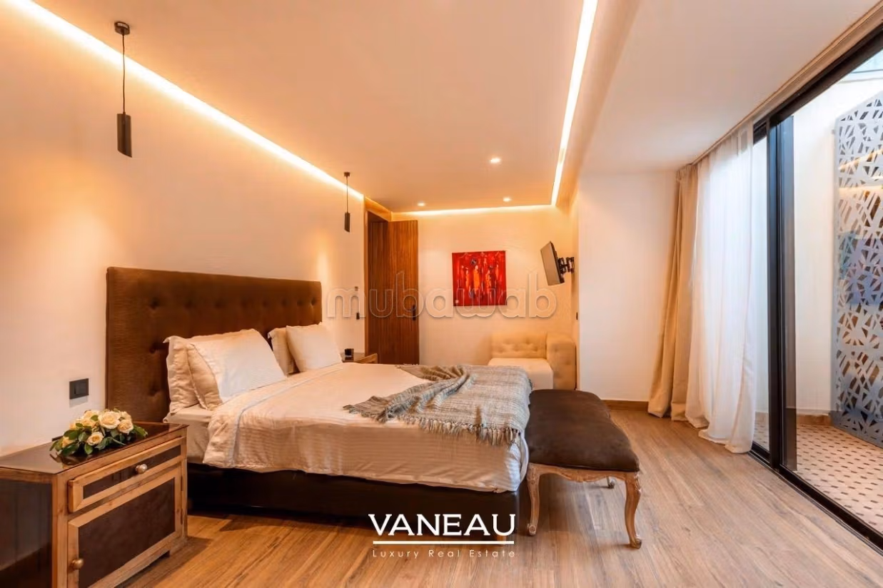 Casa de alto standing en venta en Agdal. 7 dormitorios. Residencia con piscina