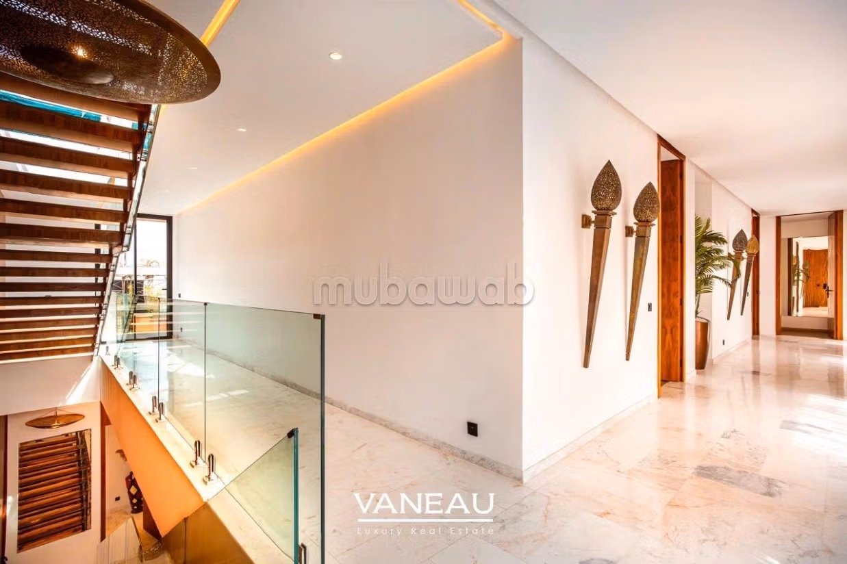 Casa de alto standing en venta en Agdal. 7 dormitorios. Residencia con piscina