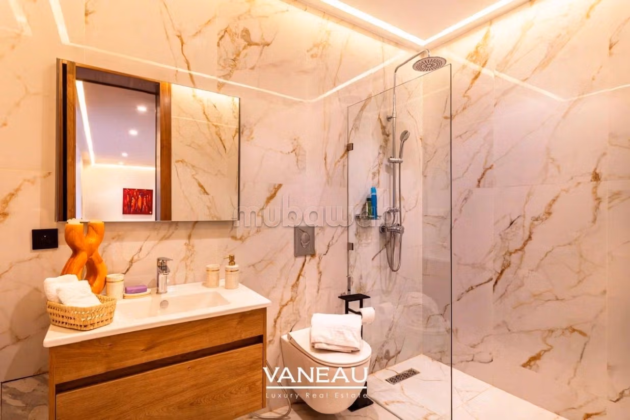 Casa de alto standing en venta en Agdal. 7 dormitorios. Residencia con piscina