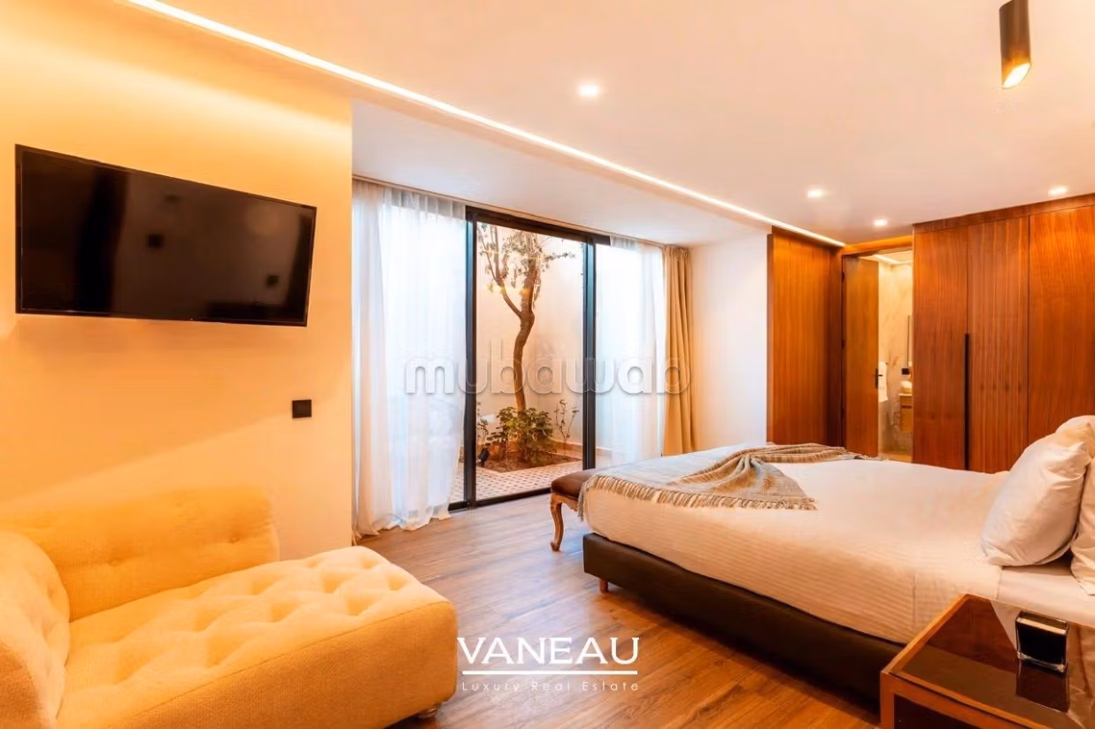 Casa de alto standing en venta en Agdal. 7 dormitorios. Residencia con piscina