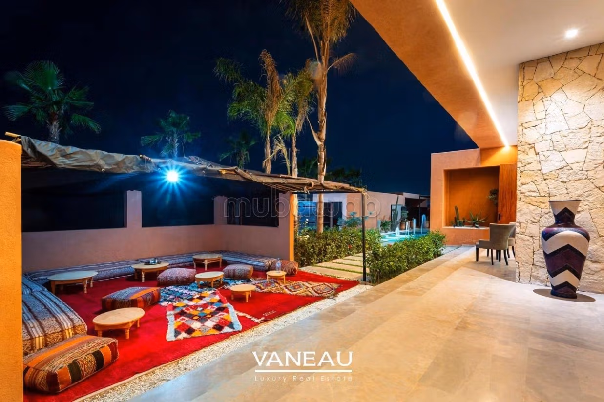 Casa de alto standing en venta en Agdal. 7 dormitorios. Residencia con piscina