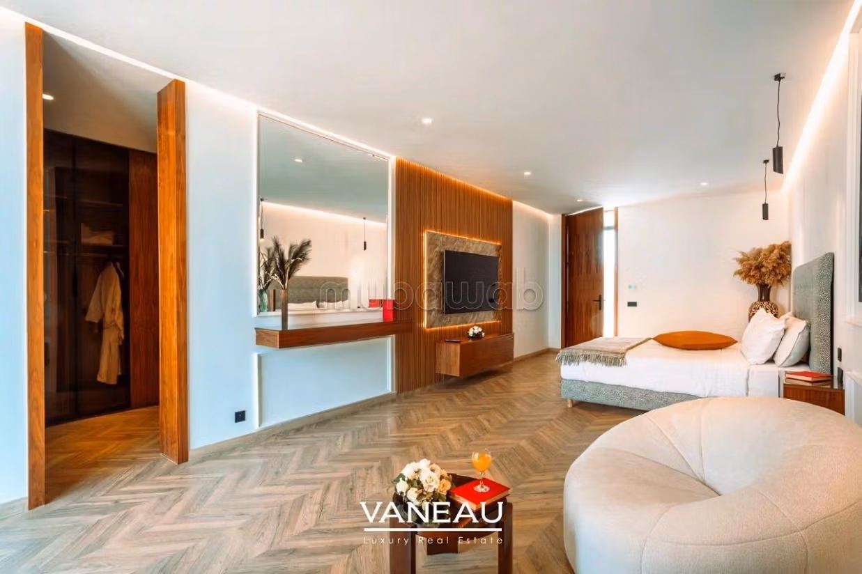 Casa de alto standing en venta en Agdal. 7 dormitorios. Residencia con piscina