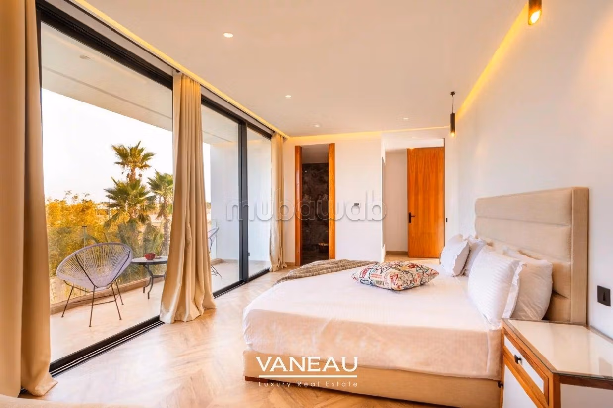Casa de alto standing en venta en Agdal. 7 dormitorios. Residencia con piscina