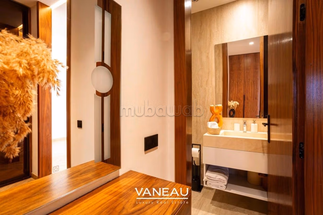 Casa de alto standing en venta en Agdal. 7 dormitorios. Residencia con piscina