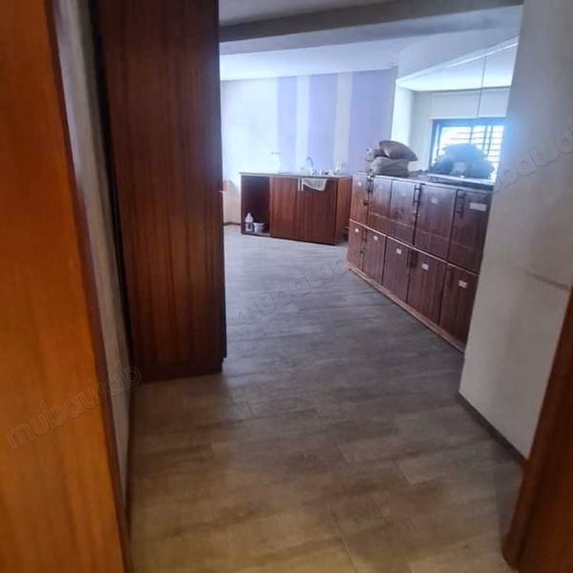 Local commercial à Louer de 295.0 m² à Casablanca, Hopitaux