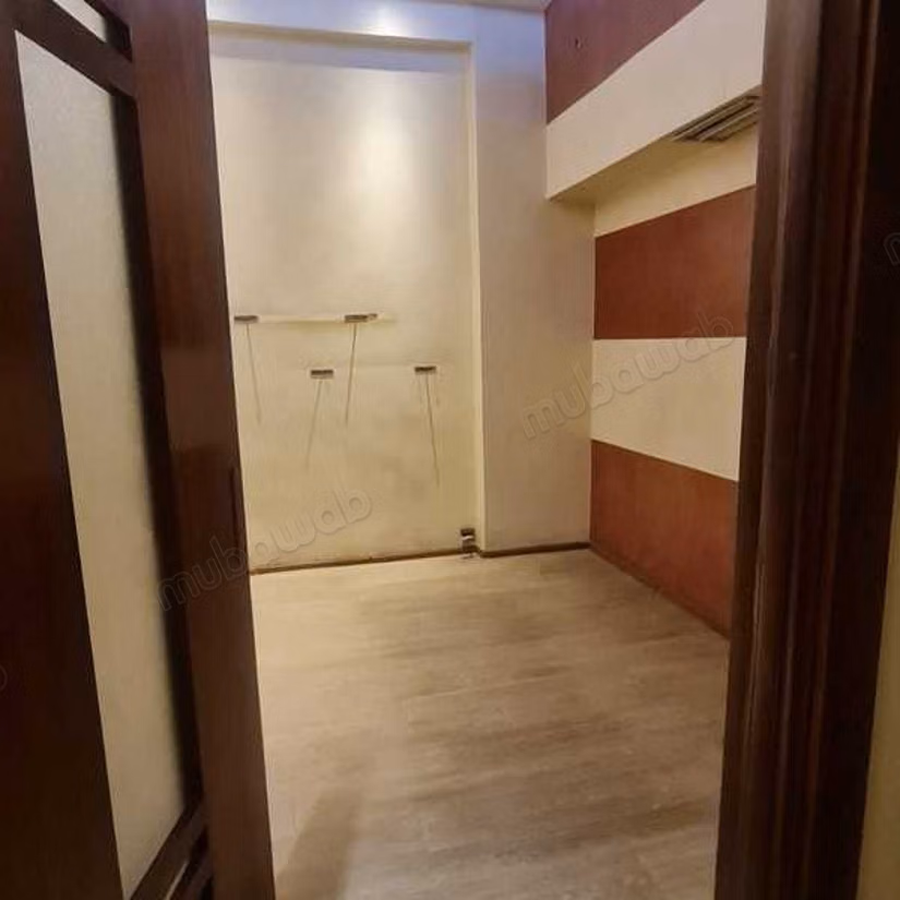 Local commercial à Louer de 295.0 m² à Casablanca, Hopitaux