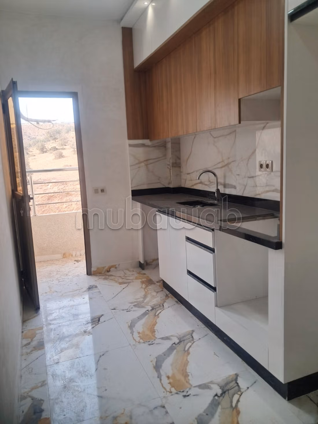 Superbe appartement à vendre à Hay Mohammadi. 