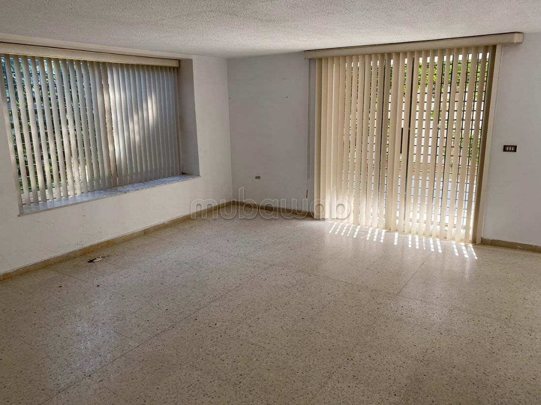 A vendre une villa à route de soukra