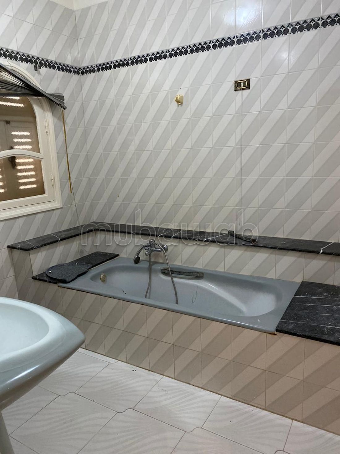 A vendre une villa à route de soukra