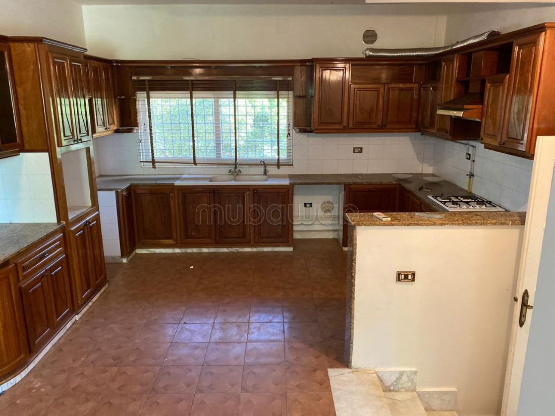 A vendre une villa à route de soukra