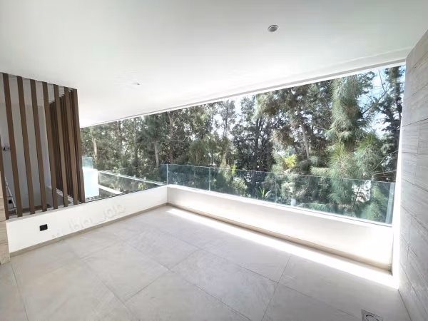 Splendido appartamento in affitto a Riyad. Superficie 200 m². Impianto di aria condizionata e piscina