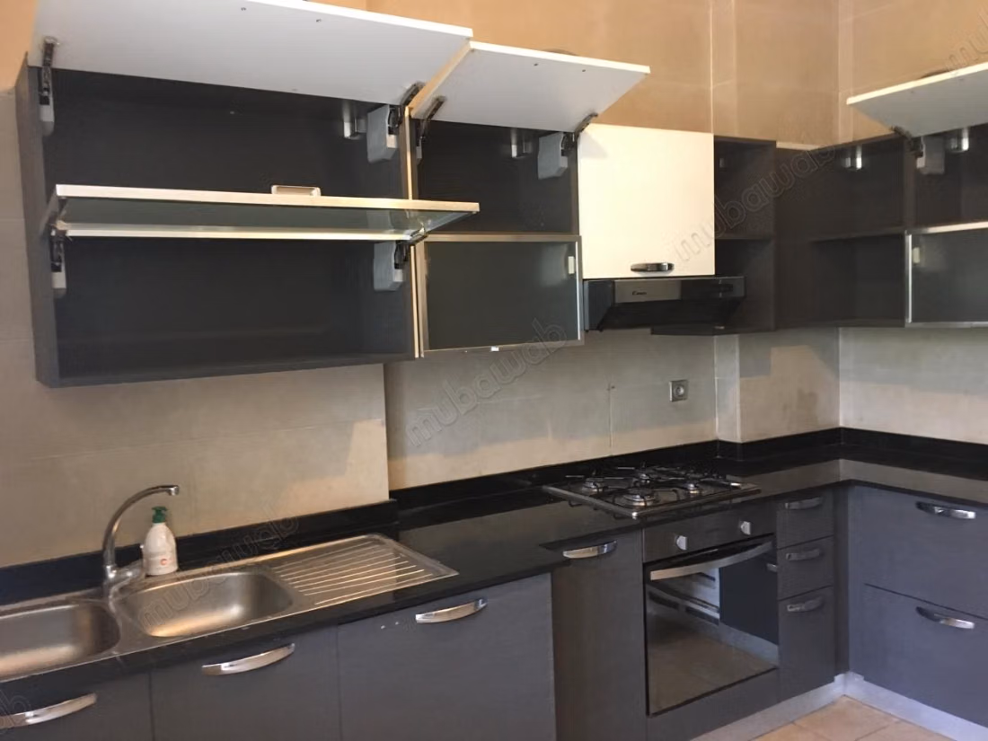 Rent this apartment in Souissi. 3 rooms. No Lift, Balcony