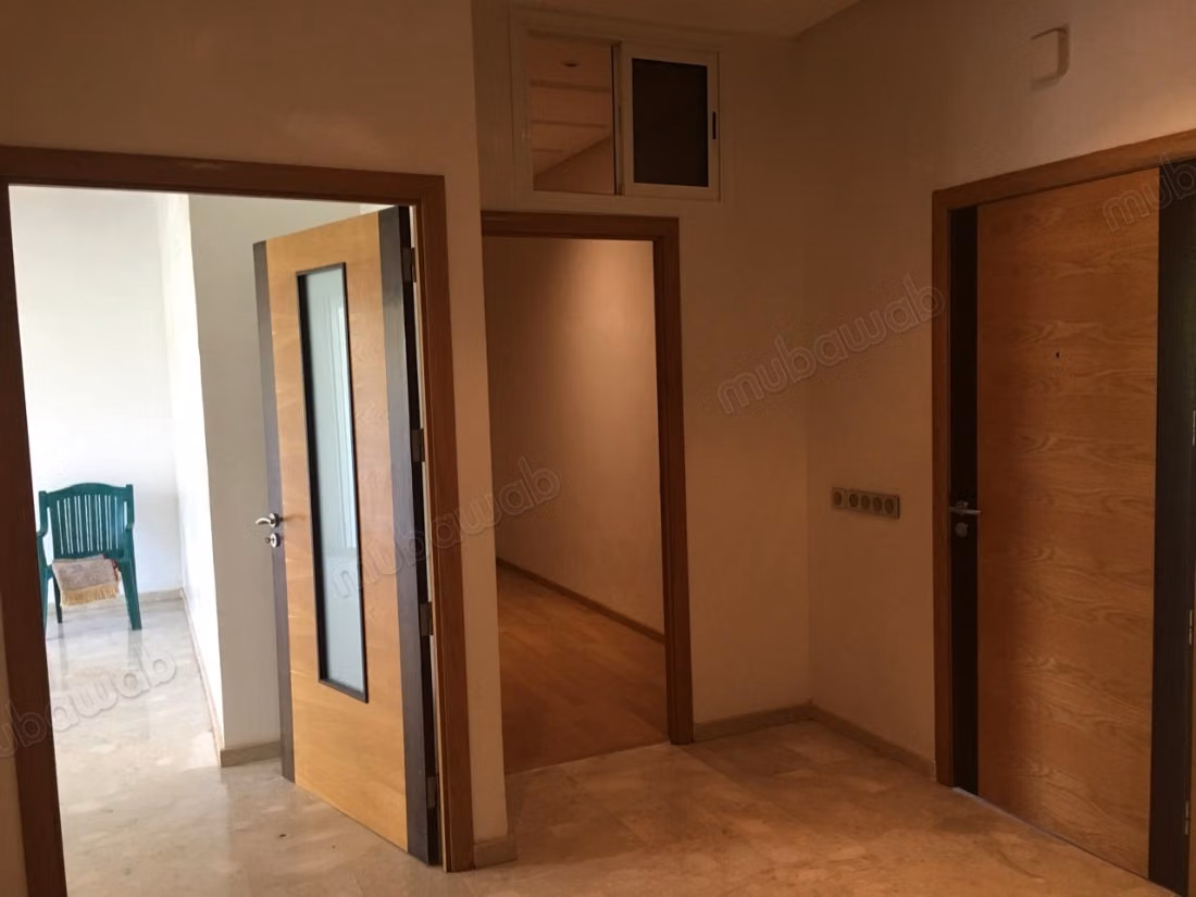 Rent this apartment in Souissi. 3 rooms. No Lift, Balcony